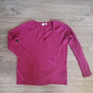 Gap sweater